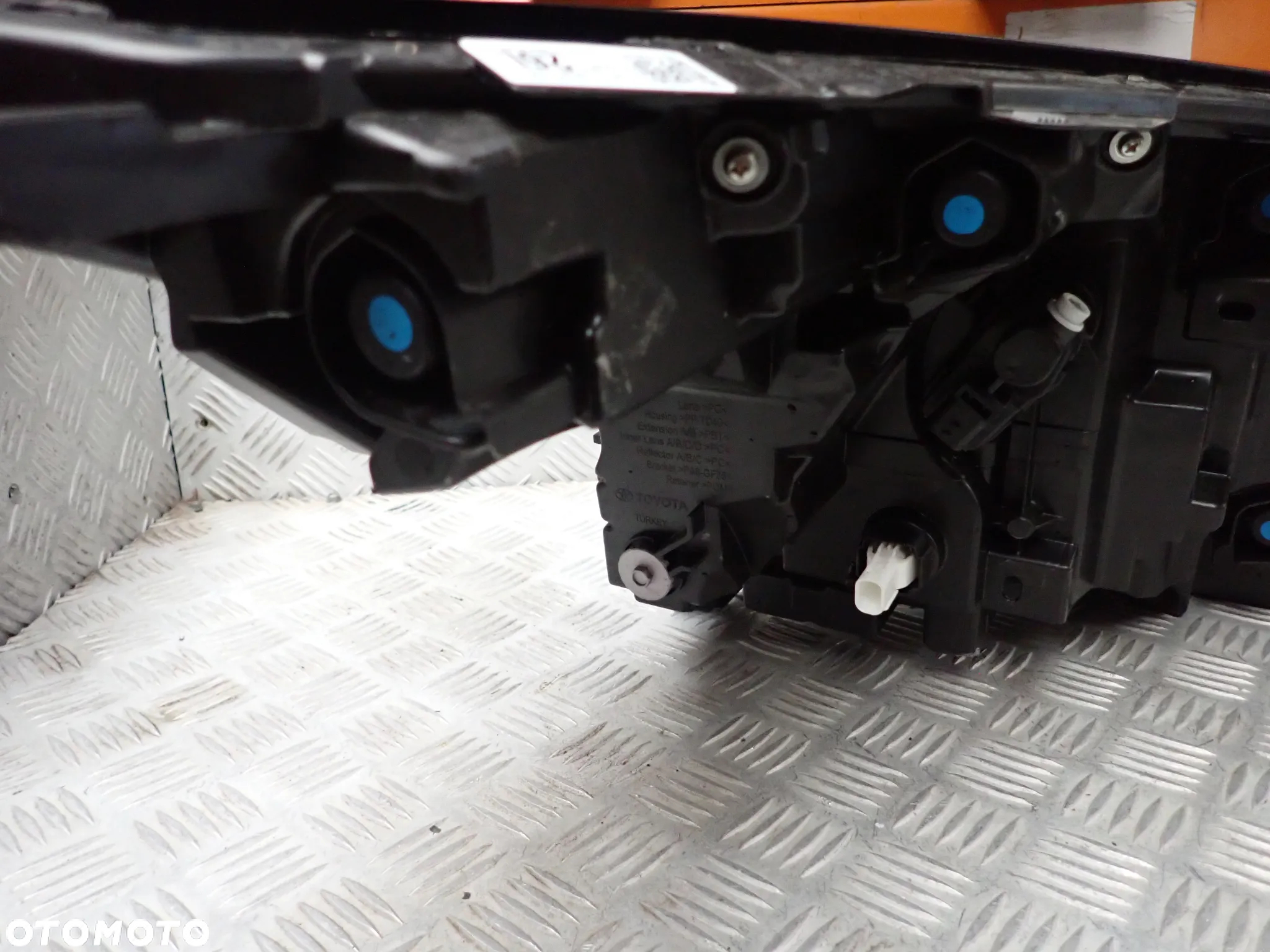 LAMPA LEWY PRZÓD TOYOTA CHR  CHR II  81150-F4220-00  3000 ZŁ - 8