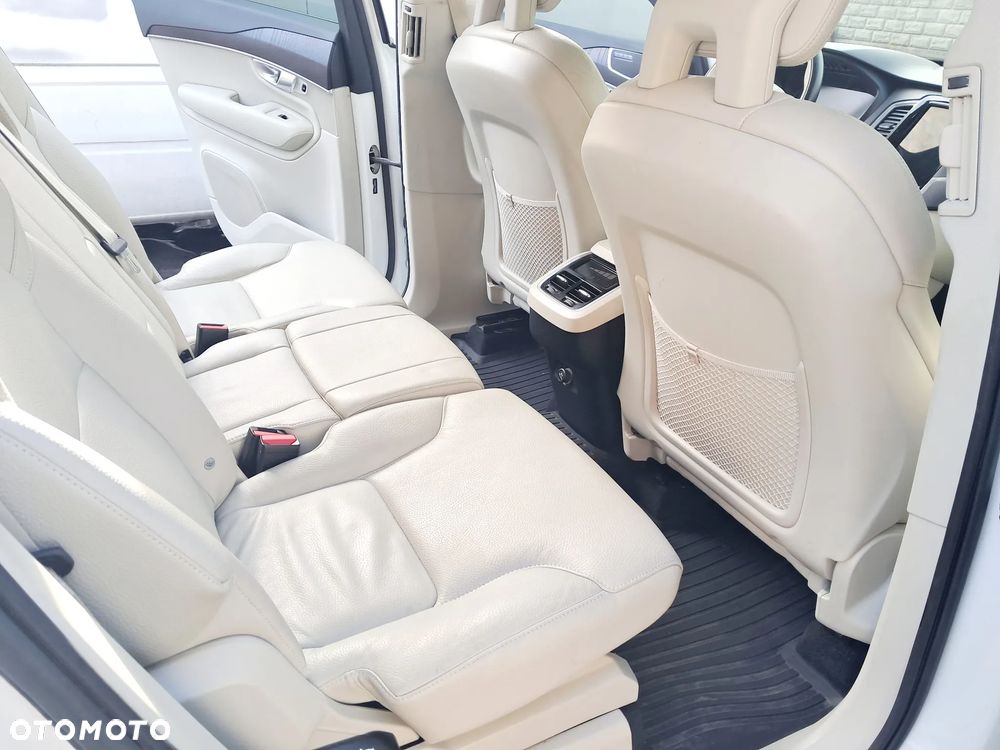 Volvo XC 90 - 17
