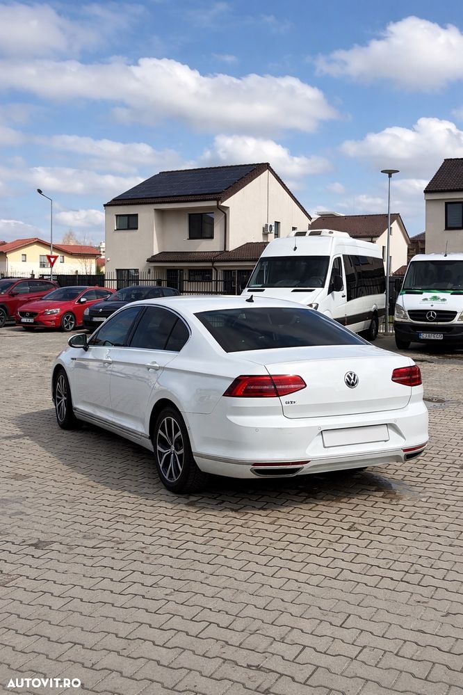 Volkswagen Passat - 5