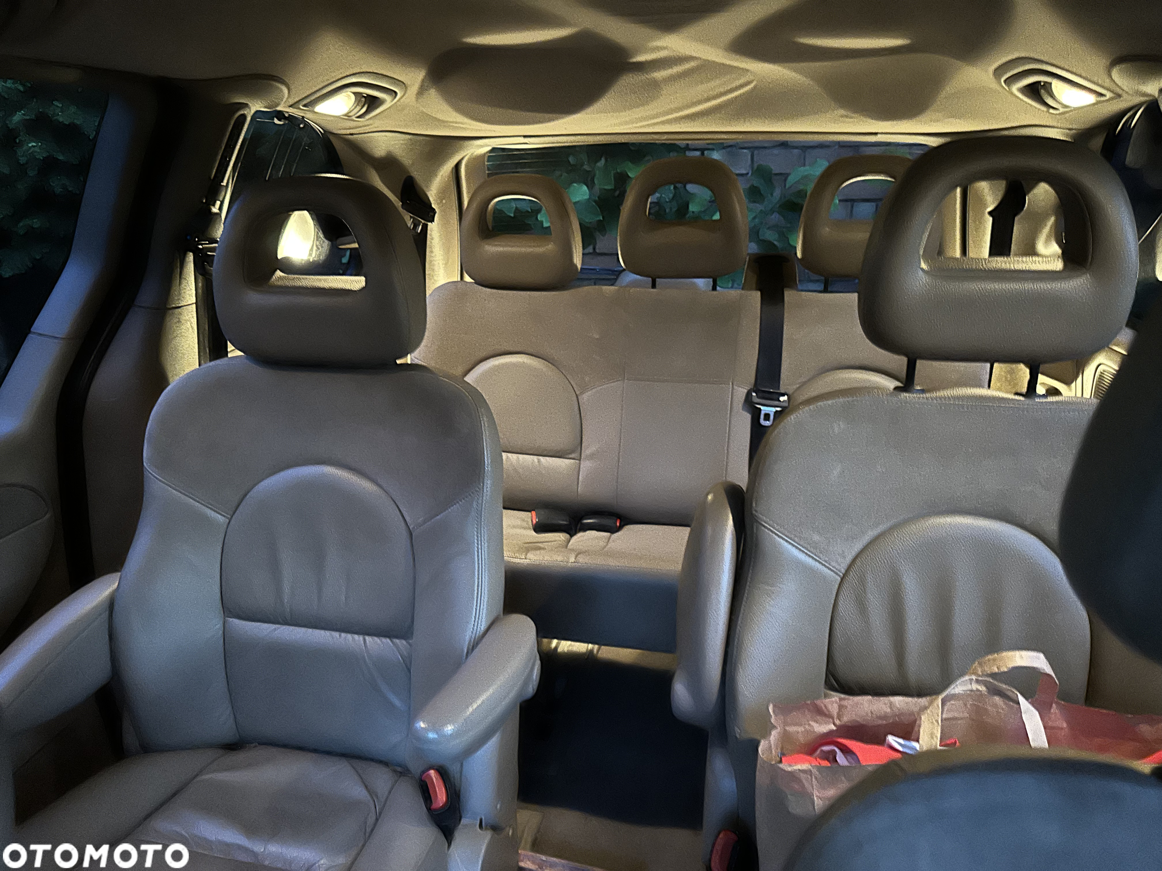 Chrysler Grand Voyager 3.3L LX - 9