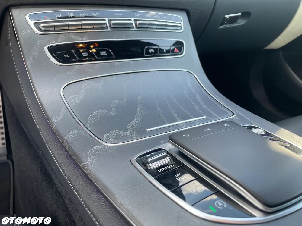 Mercedes-Benz CLS 300 d 4-Matic AMG - 34