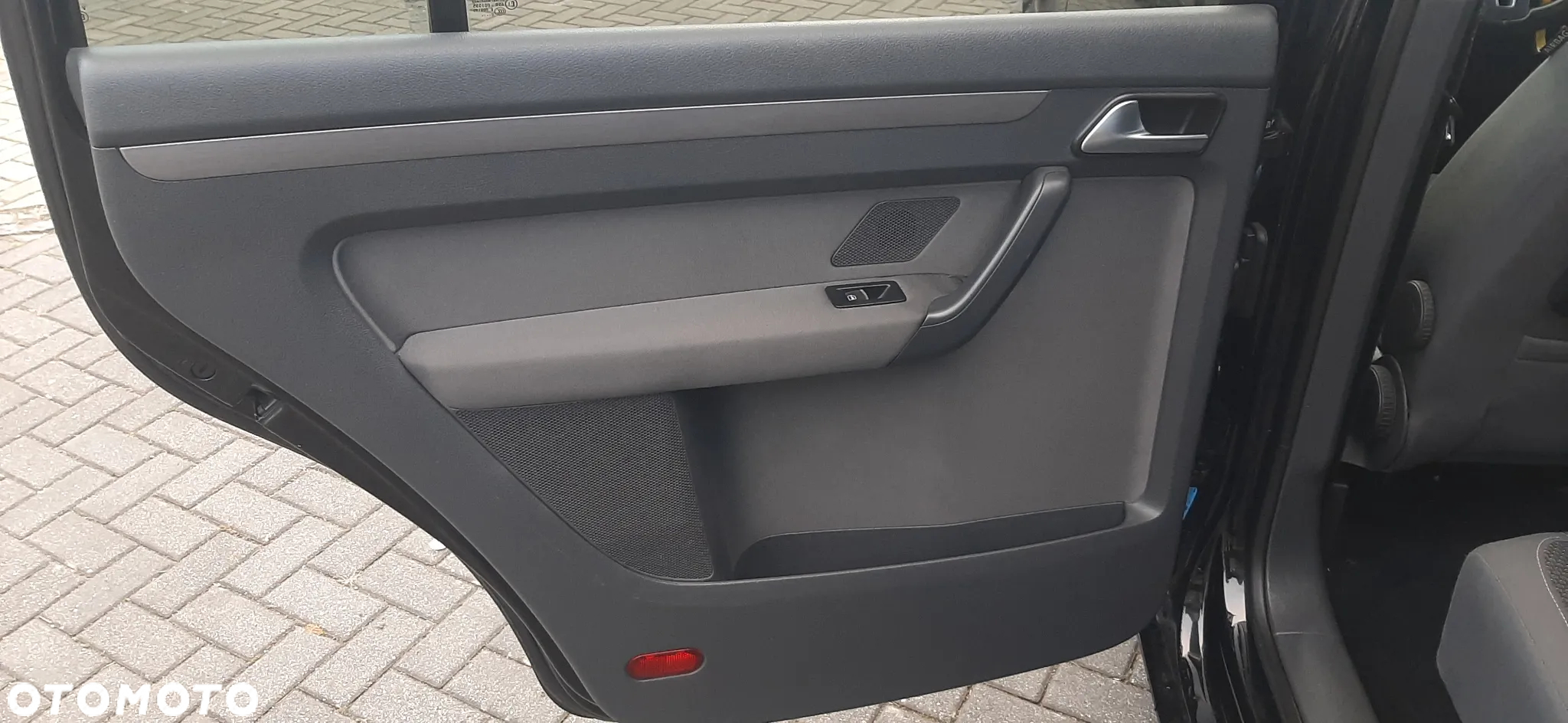Volkswagen Touran 1.6 TDI DPF BlueMot Comfortline - 21