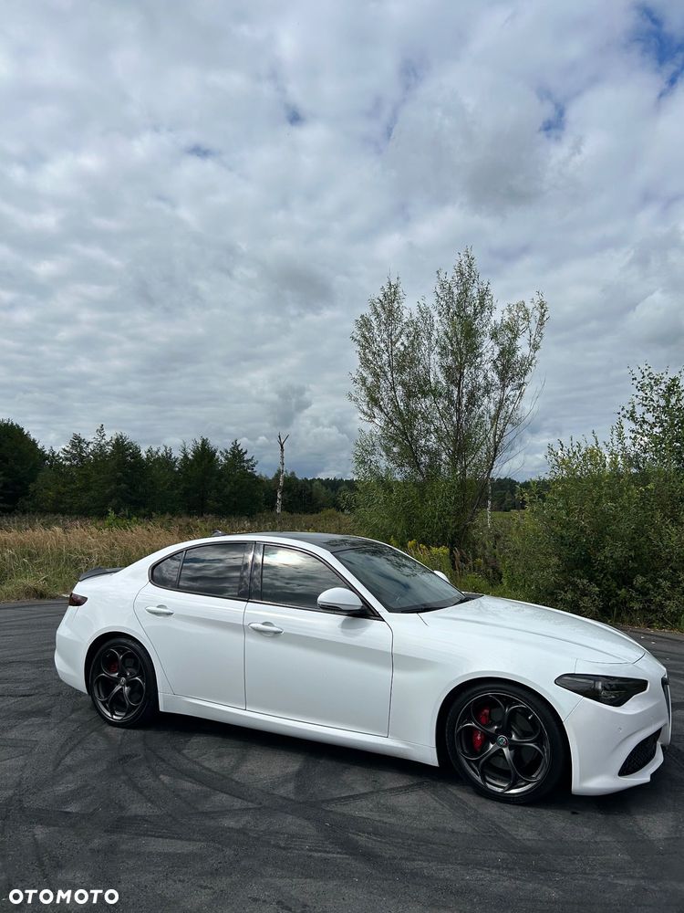 Alfa Romeo Giulia 2018 photo 5