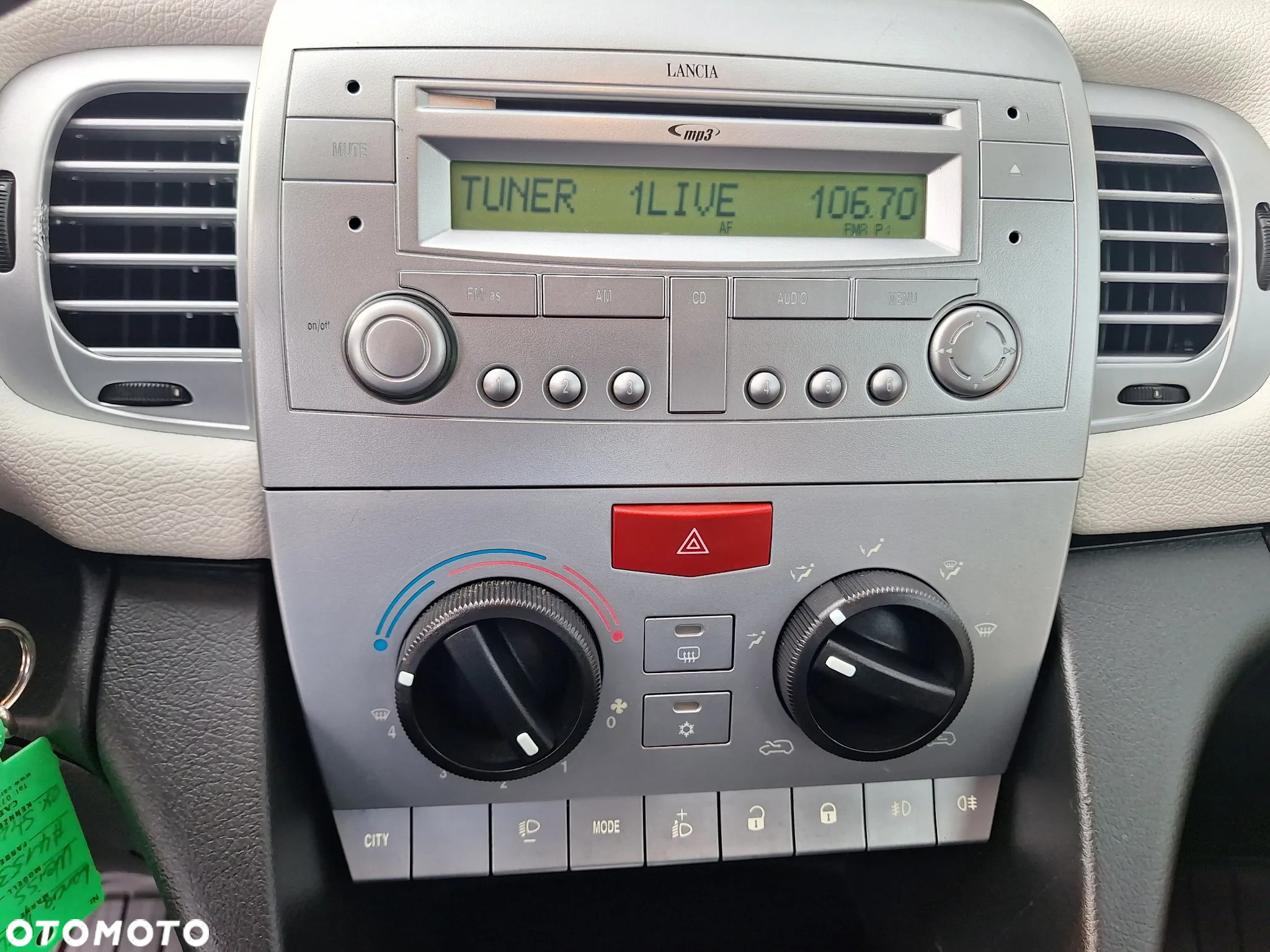 Lancia Ypsilon 1.2 8V Argento (4 os.) - 22