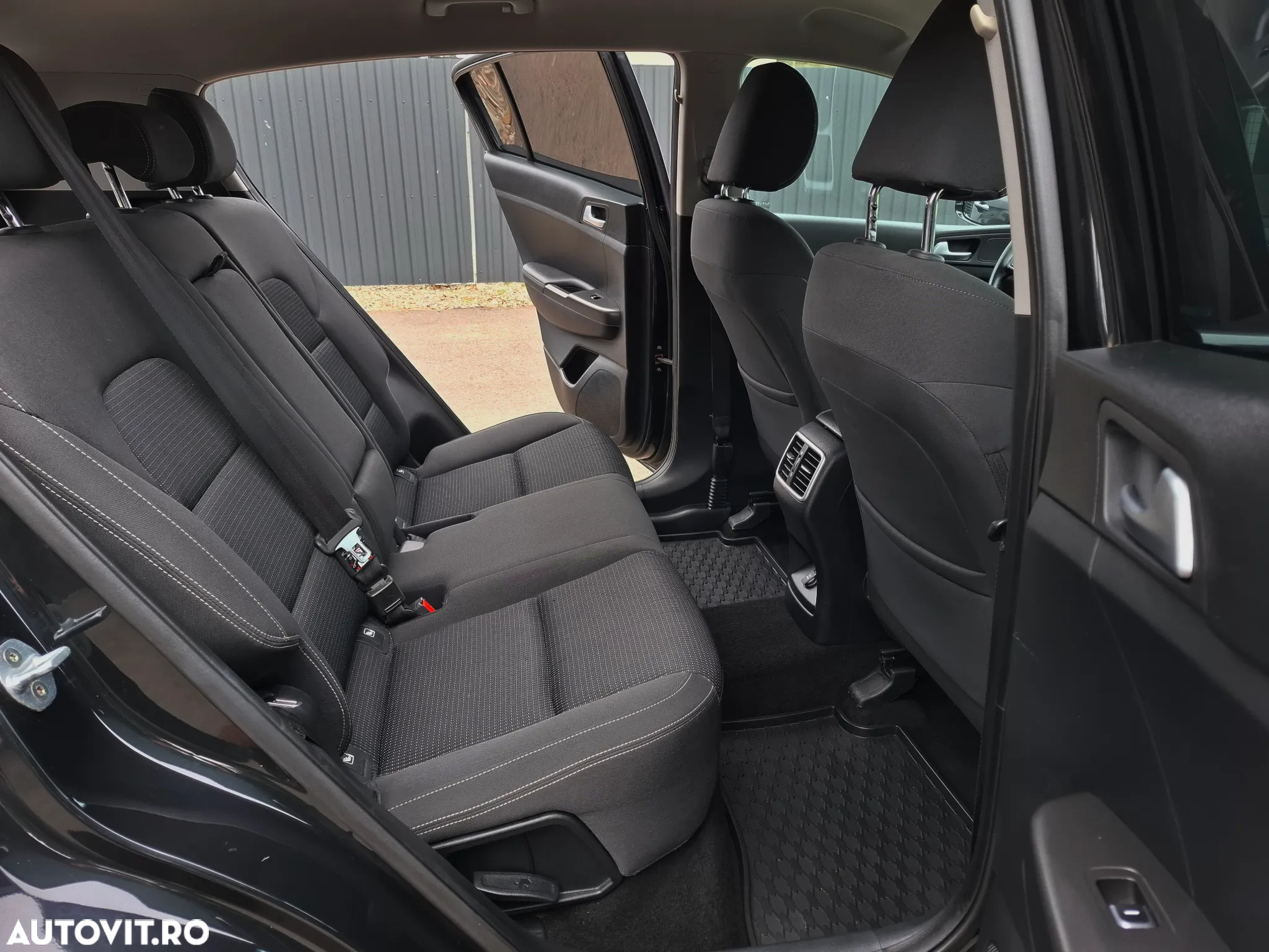 Kia Sportage 1.7 CRDI 2WD Edition 7 - 8