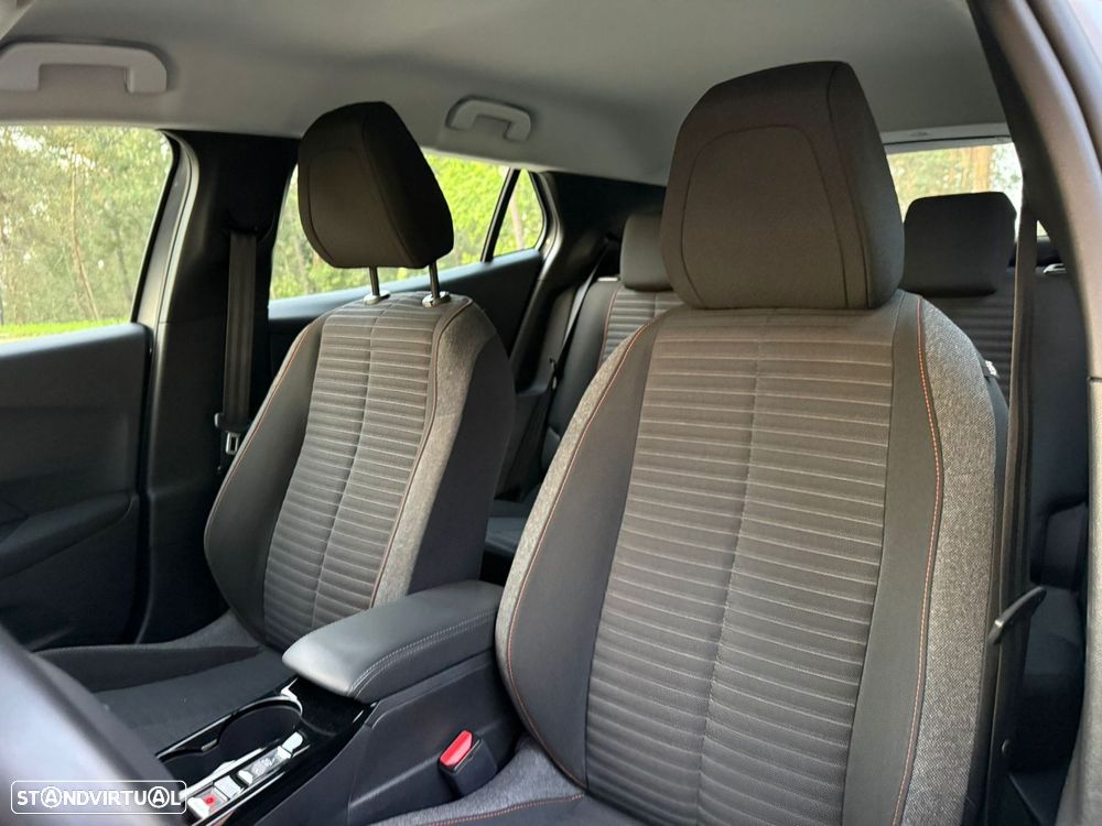 Peugeot 2008 1.2 PureTech Active EAT8 - 17