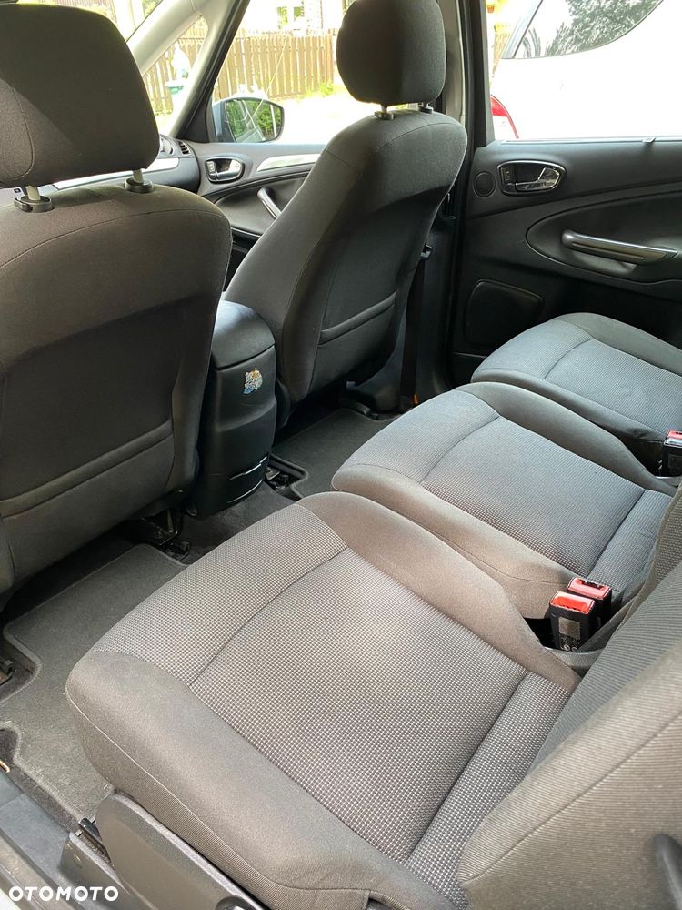 Ford S-Max - 10