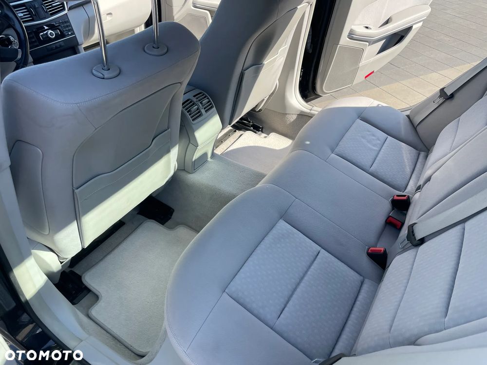 Mercedes-Benz Klasa E 200 CGI BlueEFFICIENCY - 13