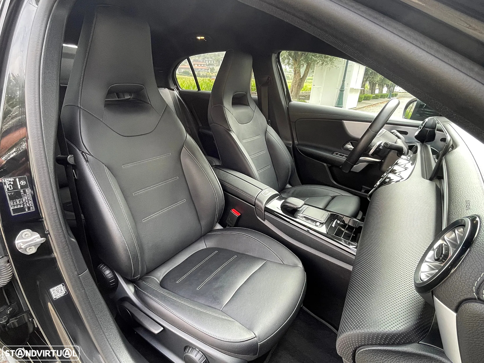 Mercedes-Benz A 250 e 8G-DCT AMG Line - 24