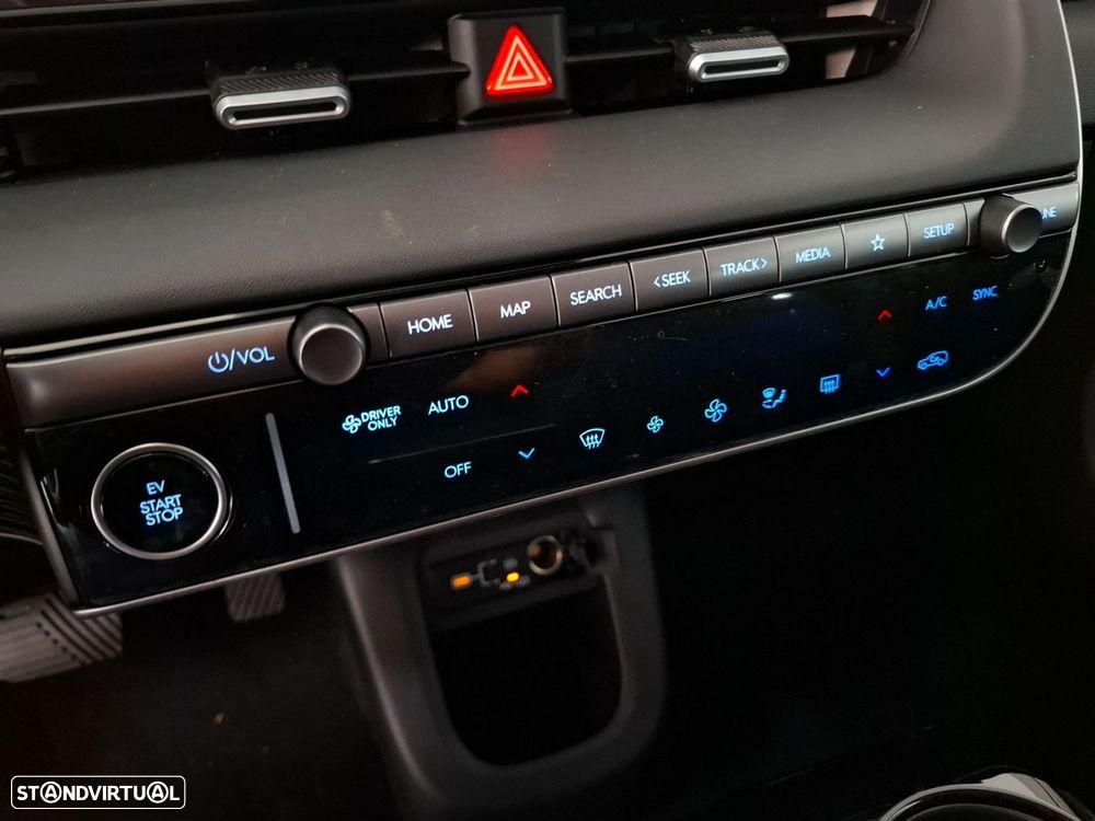 Hyundai IONIQ 84 kWh Premium Plus — fotografia 19