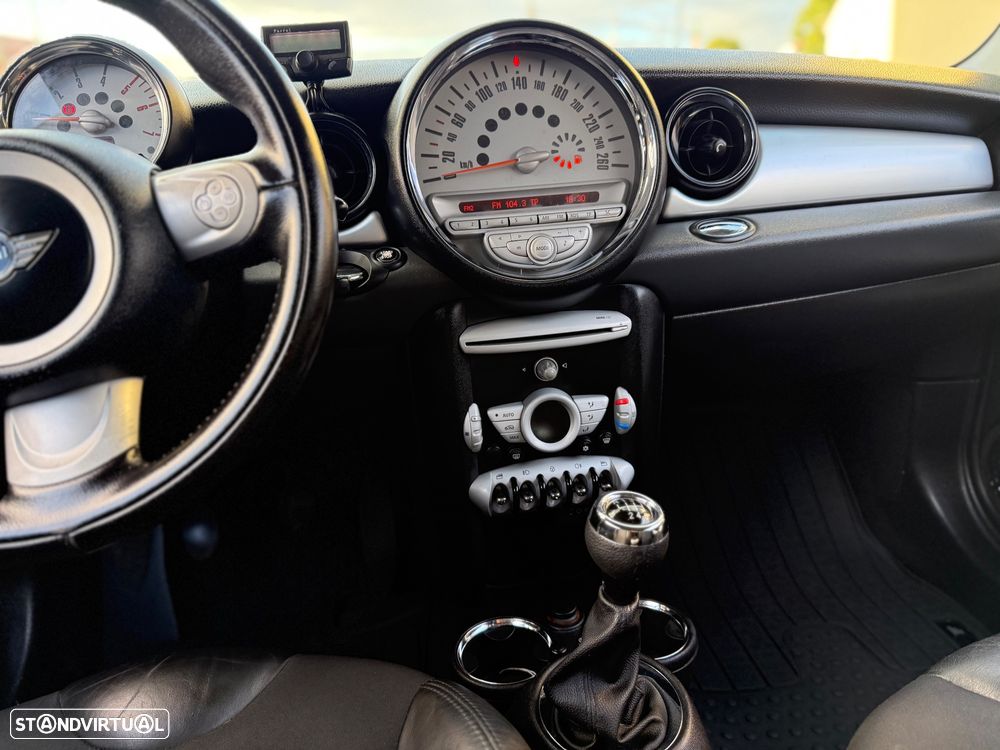 MINI 3 Portas Cooper D - 9