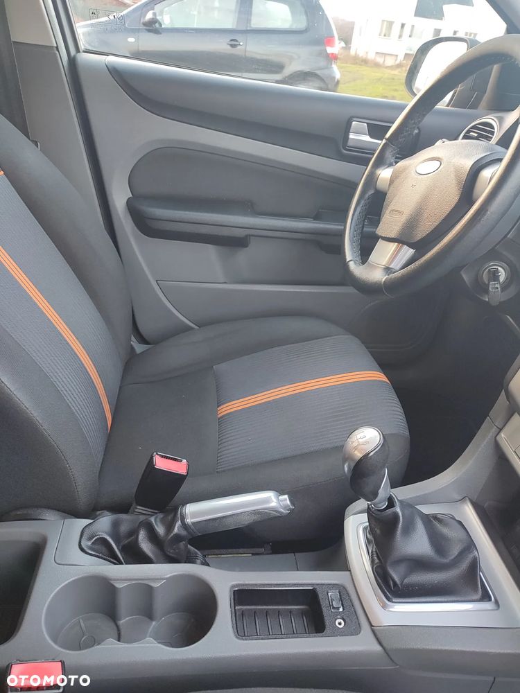 Ford Focus 1.6 Trend EU5 - 23