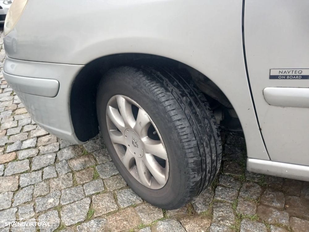 Peugeot 807 ver-2-2-hdi-navteq - 18