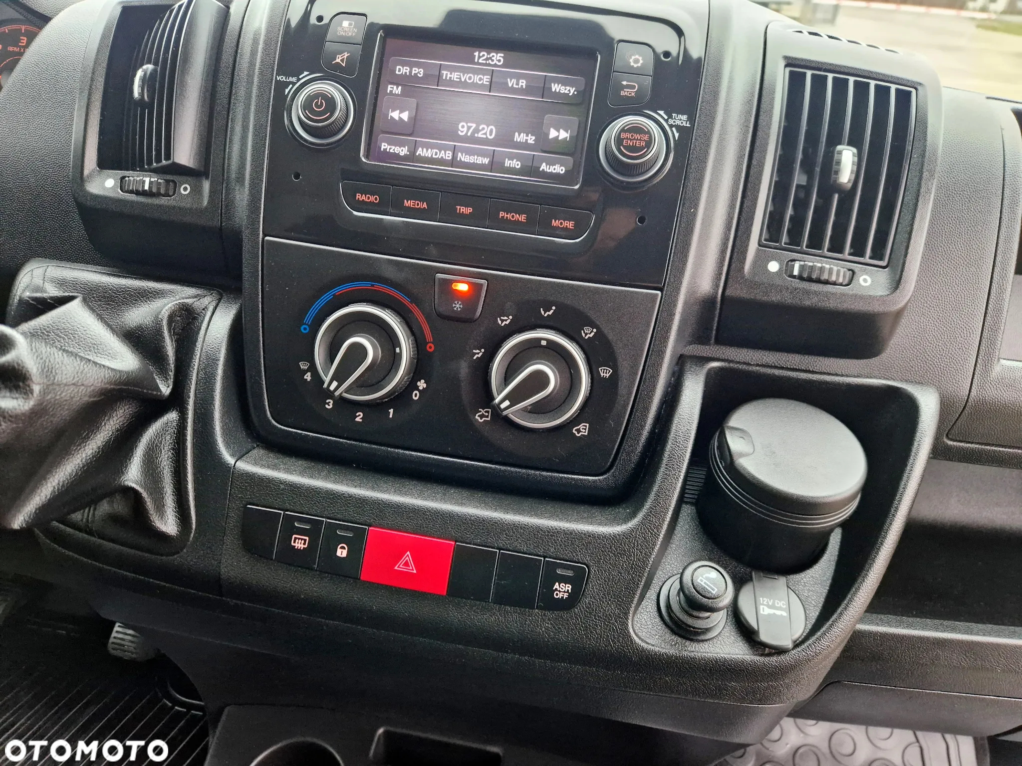 Peugeot BOXER 2,2 HDI 165 KONNY KONTENER 4,2M KLIMA WEBASTO KAMERA 107T/KM PRZEBIEGU GWARANCJA - 26