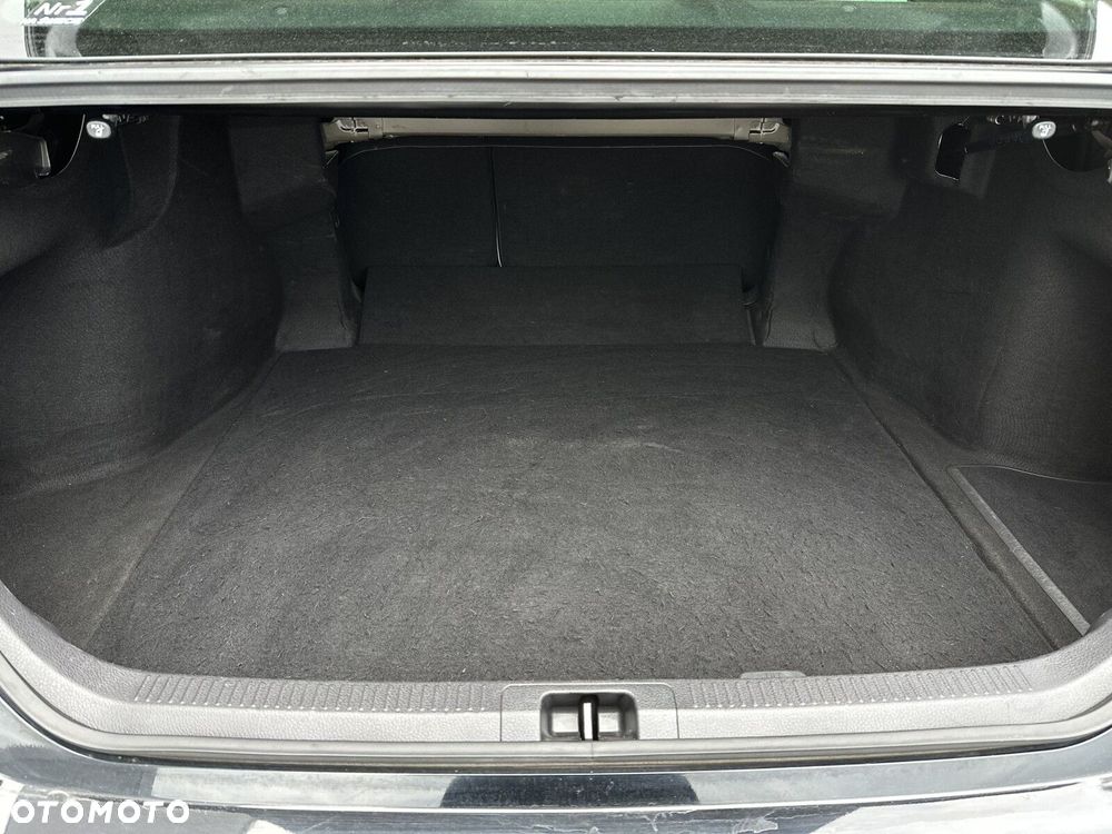 Toyota Camry - 10