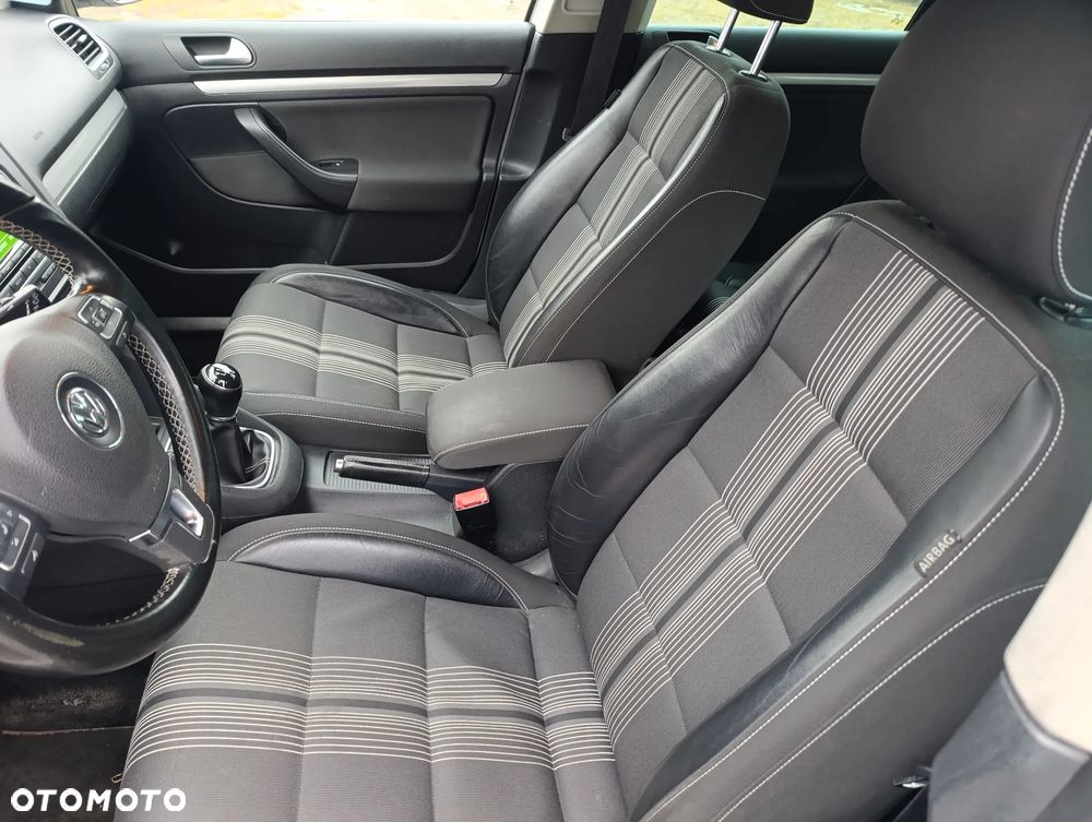 Volkswagen Golf 1.6 TDI DPF BlueMotion Technology MATCH - 13