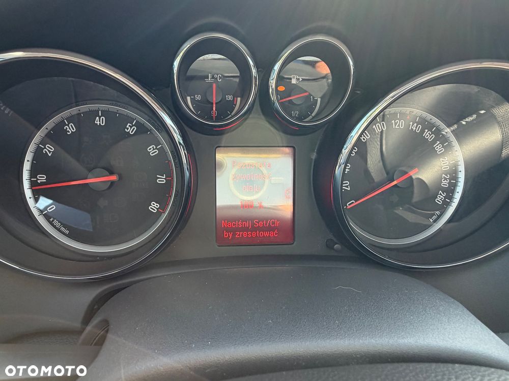Opel Astra 1.4 Turbo - 36