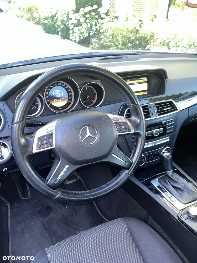 Mercedes-Benz Klasa C 180 BlueEFFICIENCY 7G-TRONIC - 7