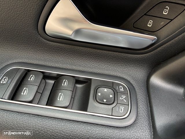 Mercedes-Benz A 250 e - 36