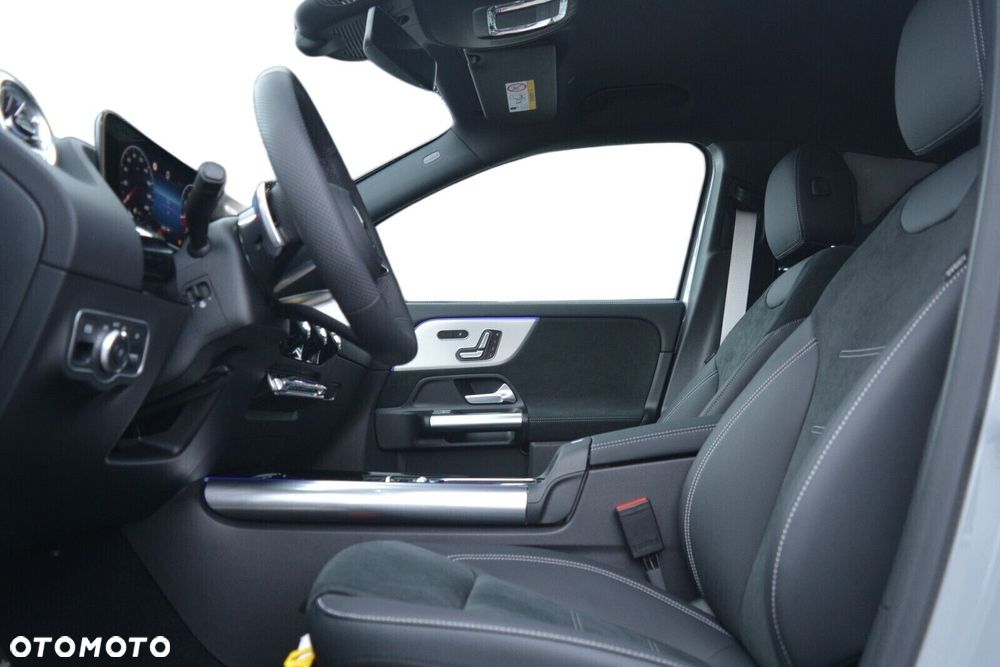 Mercedes-Benz GLA - 8