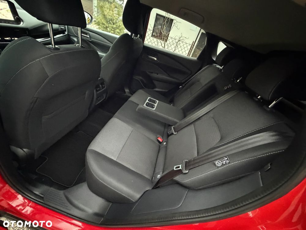 Nissan Qashqai 1.3 DIG-T N-Connecta DCT - 30