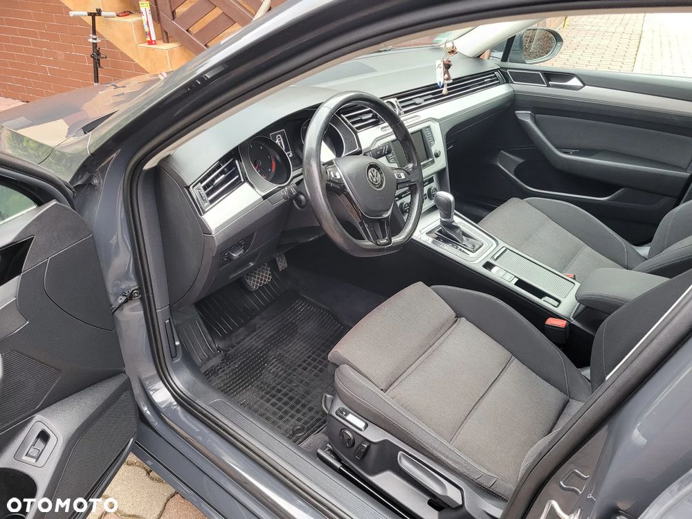Volkswagen Passat - 9