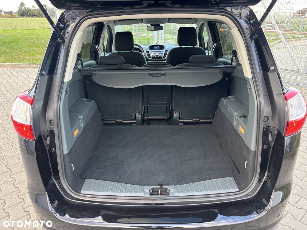 Ford Grand C-MAX - 13