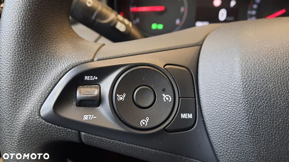 Opel Grandland X 1.2 Start/Stop Automatik Business Edition - 33