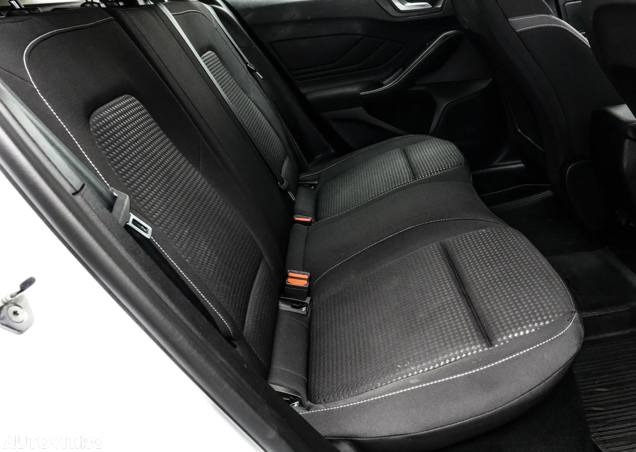 Ford Focus 1.5 EcoBlue Titanium Business - 17