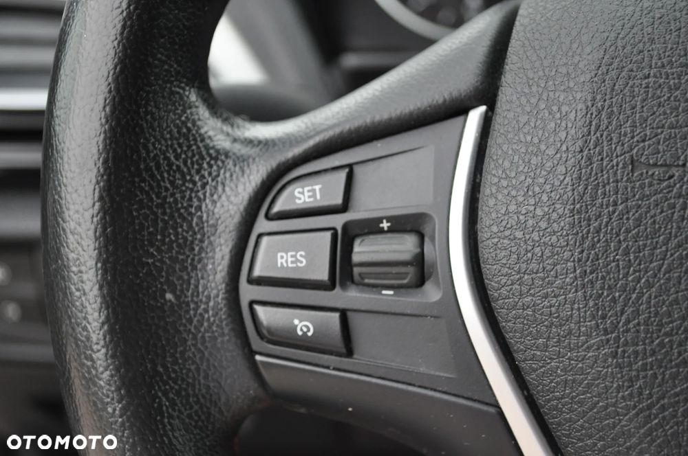 BMW Seria 1 116i - 27