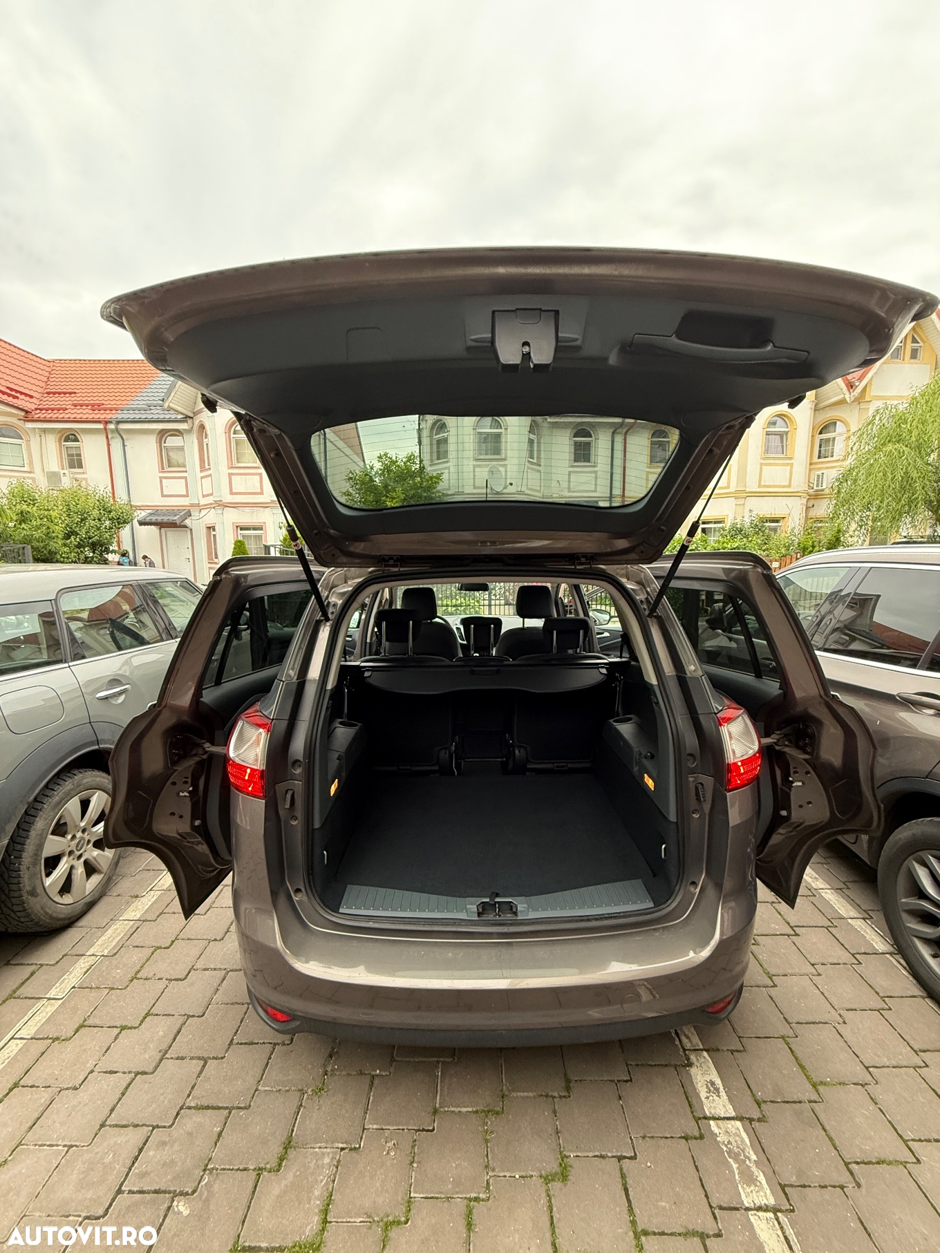 Ford Grand C-Max 1.6 TDCi DPF Titanium - 11