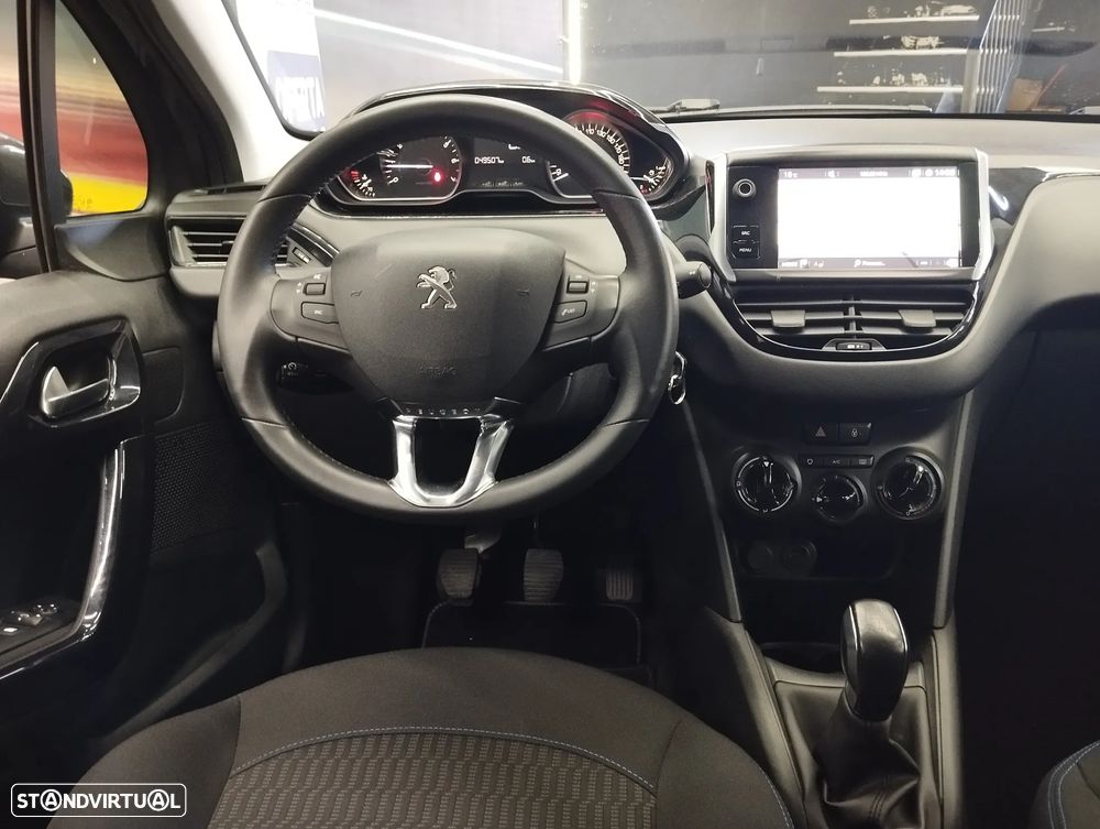 Peugeot 208 1.2 PureTech Signature - 15