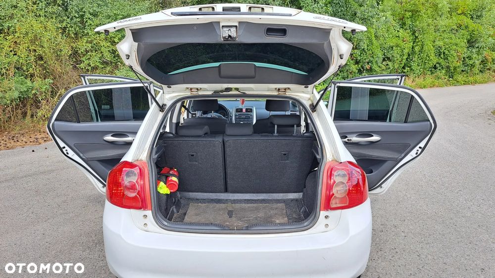 Toyota Auris 1.4 D-4D Luna - 8