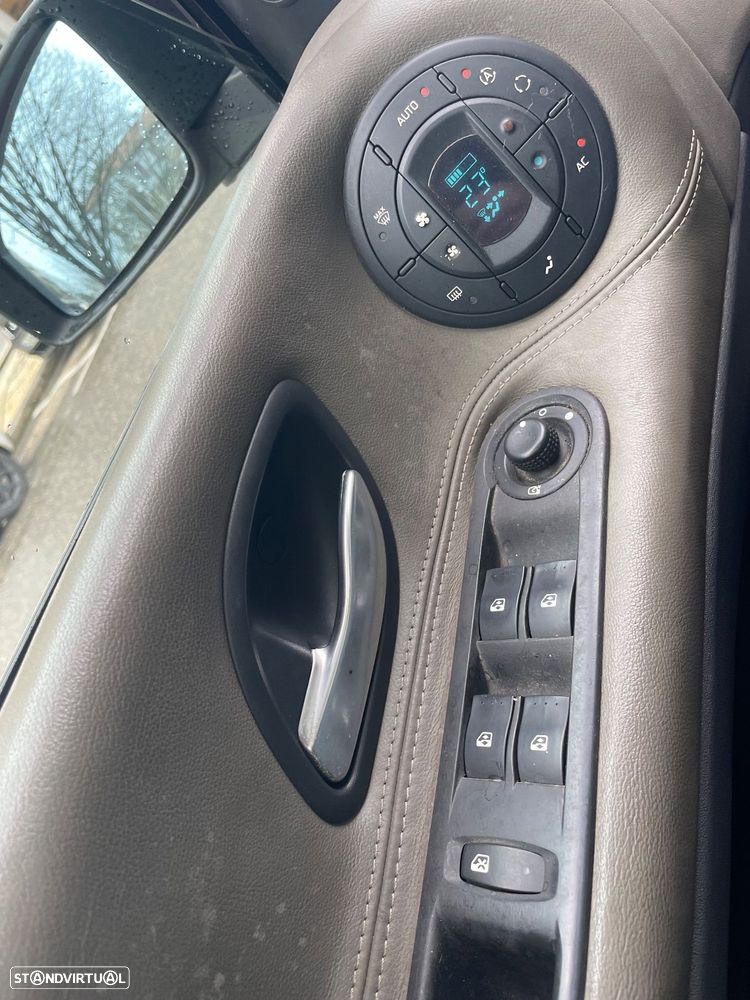 Renault Espace 2.2 dCi Initiale 6L - 12