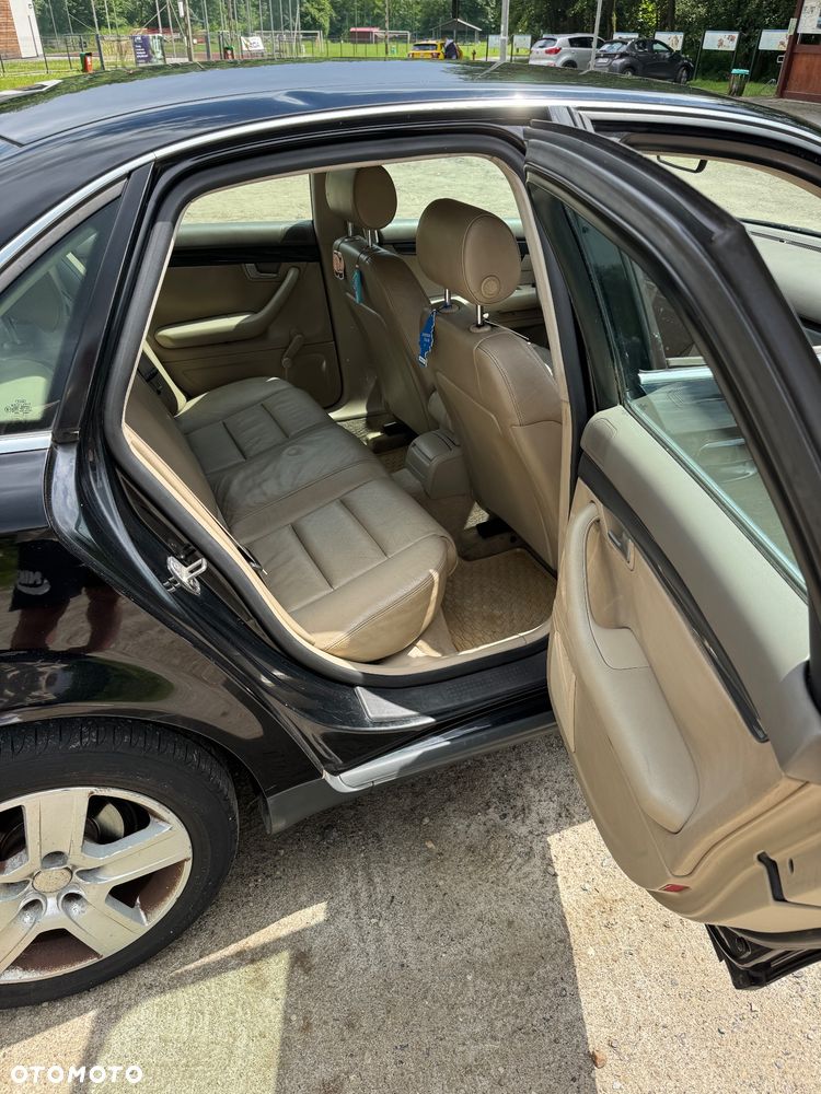 Audi A4 Limousine - 8