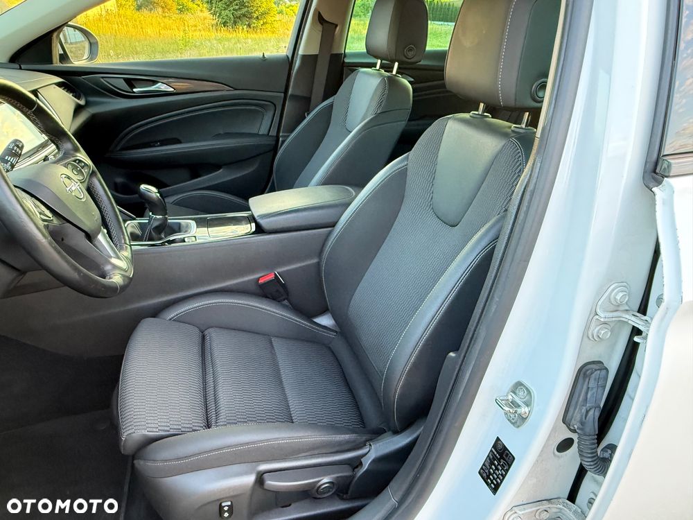 Opel Insignia - 19