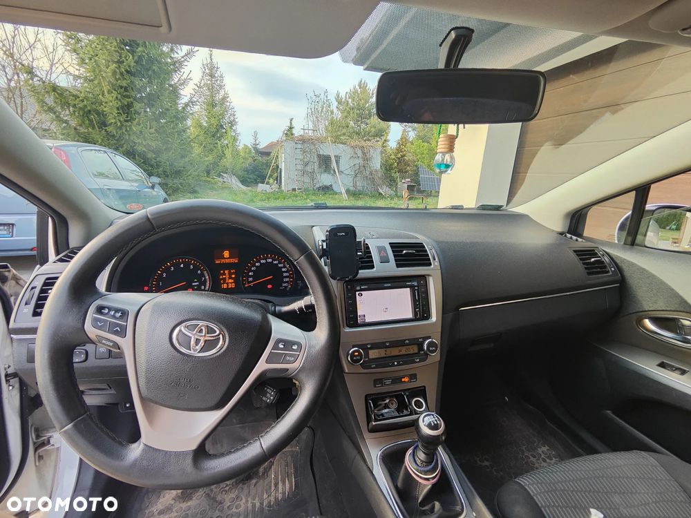Toyota Avensis 1.8 Comfort - 5