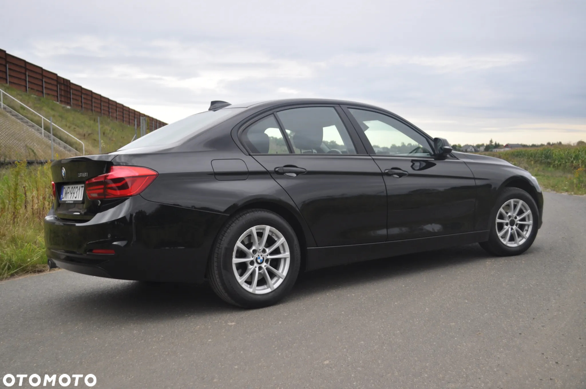 BMW Seria 3 318i - 6