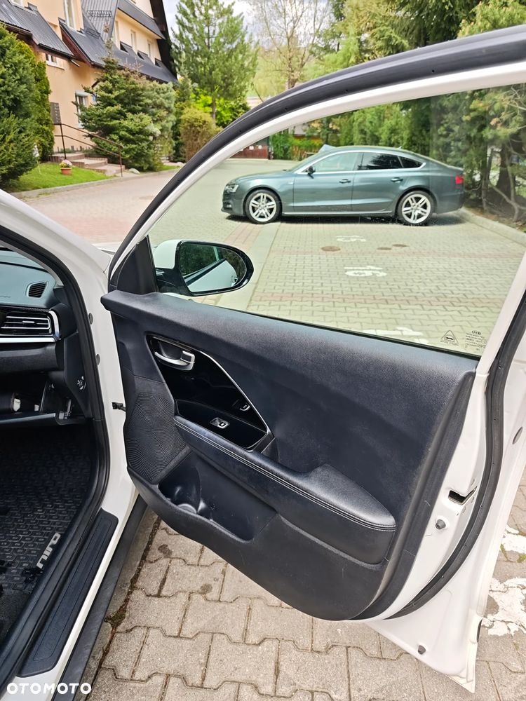 Kia Niro 1.6 GDI HEV 2WD OPF Spirit - 17
