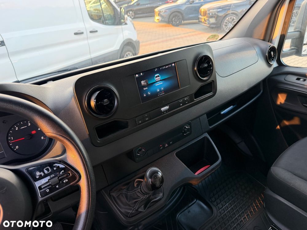 Mercedes-Benz SPRINTER - 18