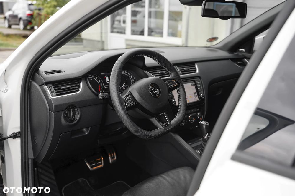 Skoda Octavia 2.0 TDI RS DSG - 16