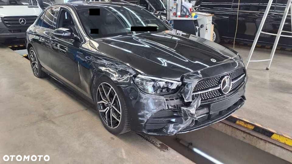 Mercedes-Benz Klasa E 220 d 4Matic 9G-TRONIC AMG Line - 17