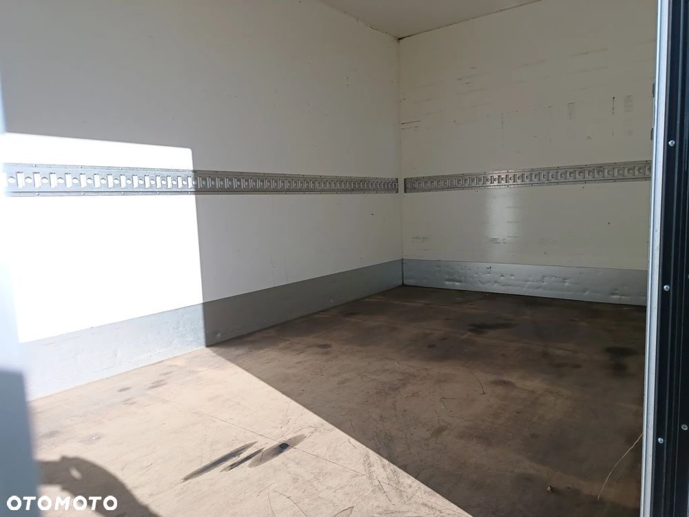 Iveco Daily KONTENER+ WINDA ZEPRO (750kg) 2.3 diesel 156 kM AUTOMAT 2017 WEBASTO, KAMERA, NAVI, GOTOWY DO PRACY! - 25