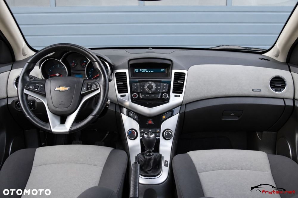 Chevrolet Cruze - 31