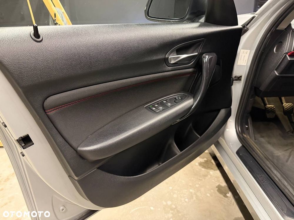 BMW Seria 1 116d Sport Line - 23