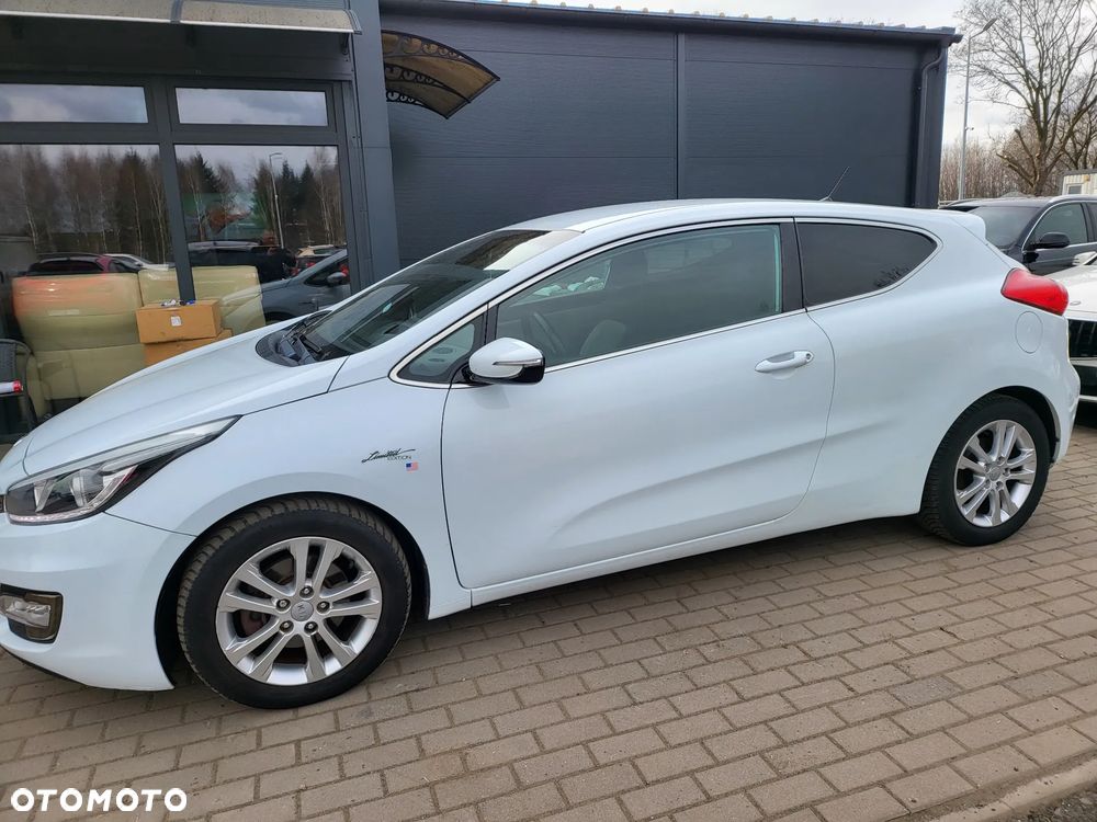 Kia ProCeed - 25