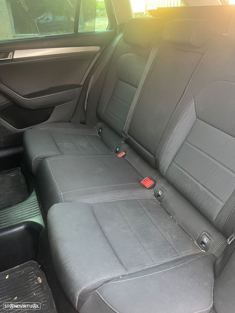 Skoda Superb Break 2.0 TDI Style DSG - 8