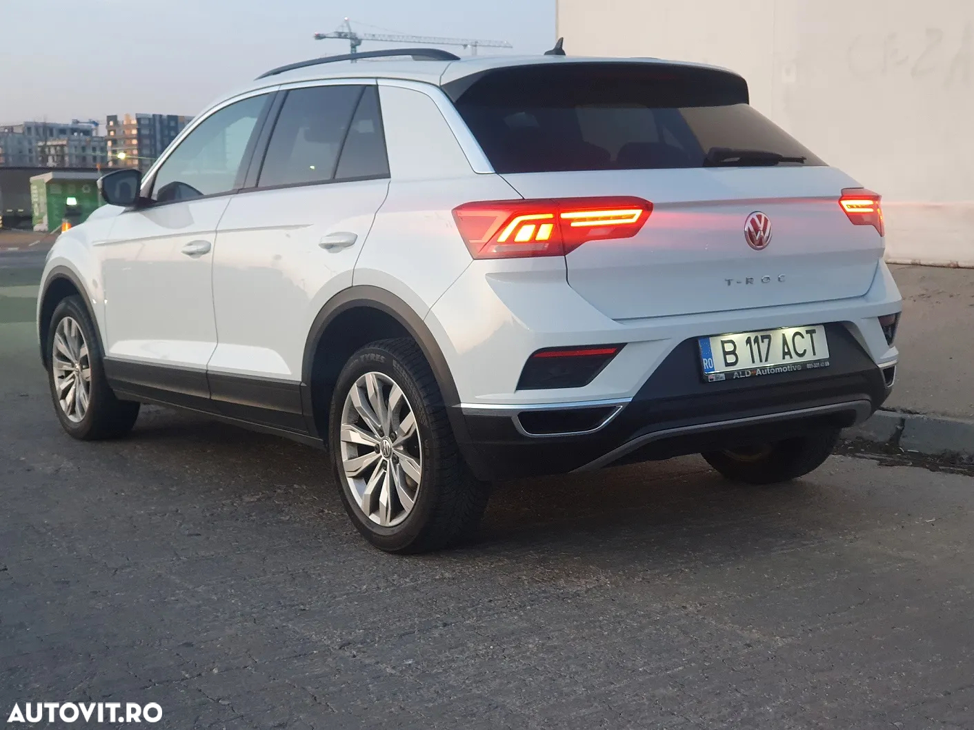 Volkswagen T-ROC - 4