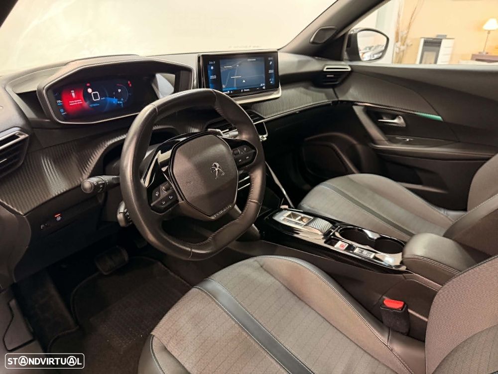 Peugeot 2008 1.5 BlueHDi Allure Pack EAT8 - 14