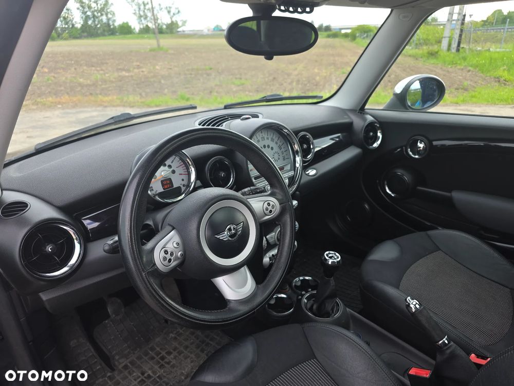 MINI Cooper Standard - 15
